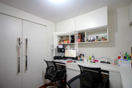 Apartamento à venda com 170m², 4 quartos e 2 vagasEscritório