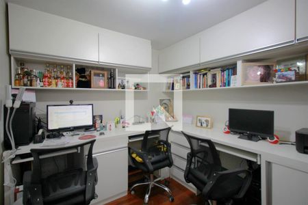 Apartamento à venda com 170m², 4 quartos e 2 vagasEscritório