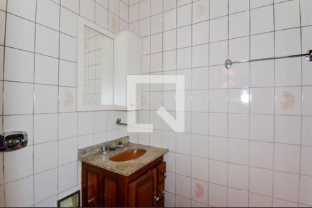 Casa à venda com 304m², 3 quartos e 2 vagasBanheiro da Suíte