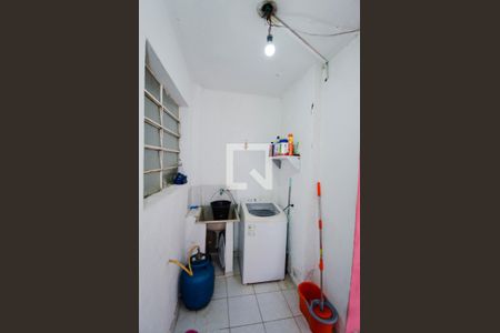 Casa à venda com 304m², 3 quartos e 2 vagascasa 2 - Área de serviço