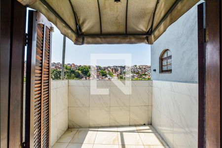 Casa à venda com 280m², 2 quartos e 10 vagas Casa à venda com 280m², 2 quartos e 10 vagasQuarto Suíte
