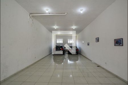 Casa à venda com 280m², 2 quartos e 10 vagas Casa à venda com 280m², 2 quartos e 10 vagasGaragem