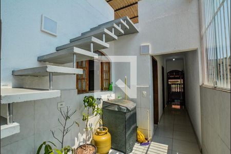 Casa à venda com 280m², 2 quartos e 10 vagas Casa à venda com 280m², 2 quartos e 10 vagasÁrea de Serviço