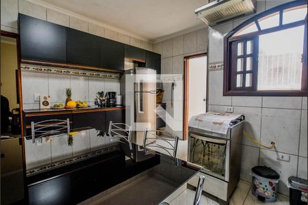 Casa à venda com 280m², 2 quartos e 10 vagas Casa à venda com 280m², 2 quartos e 10 vagasCozinha