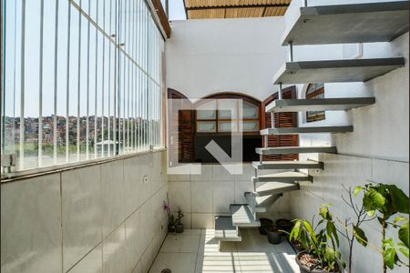 Casa à venda com 280m², 2 quartos e 10 vagas Casa à venda com 280m², 2 quartos e 10 vagasÁrea de Serviço