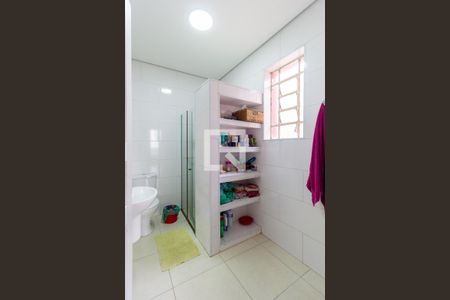 Casa à venda com 192m², 4 quartos e 2 vagasBanheiro