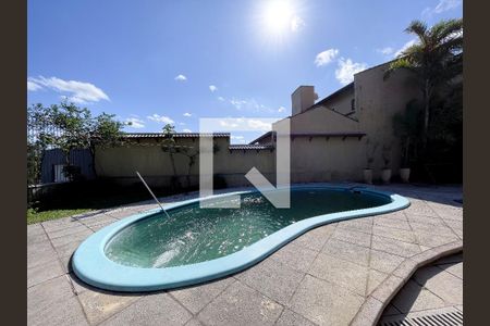 Casa à venda com 370m², 4 quartos e 4 vagas Casa à venda com 370m², 4 quartos e 4 vagasÁrea externa