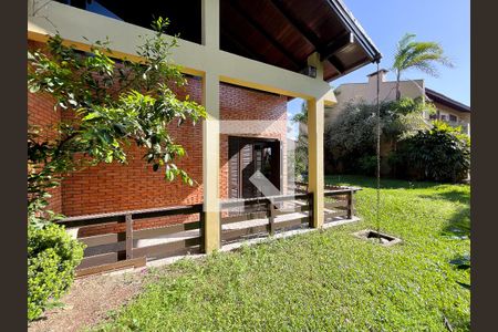 Casa à venda com 370m², 4 quartos e 4 vagas Casa à venda com 370m², 4 quartos e 4 vagasÁrea externa