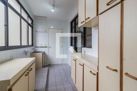 Apartamento para alugar com 180m², 3 quartos e 1 vagaÁrea de Serviço