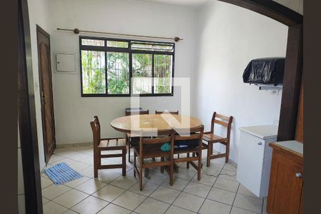 Casa à venda com 250m², 3 quartos e 3 vagas Casa à venda com 250m², 3 quartos e 3 vagasCozinha