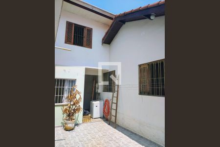 Casa à venda com 250m², 3 quartos e 3 vagas Casa à venda com 250m², 3 quartos e 3 vagasQuintal