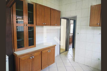 Casa à venda com 250m², 3 quartos e 3 vagas Casa à venda com 250m², 3 quartos e 3 vagasCozinha