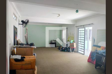 Casa à venda com 250m², 3 quartos e 3 vagas Casa à venda com 250m², 3 quartos e 3 vagasÁrea comum