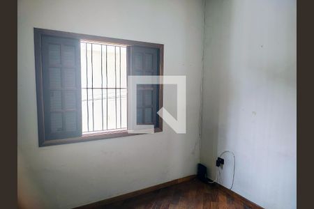 Casa à venda com 250m², 3 quartos e 3 vagas Casa à venda com 250m², 3 quartos e 3 vagasEscritório