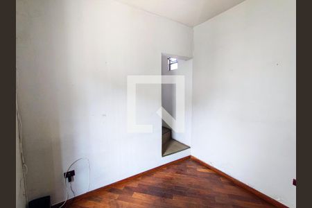 Casa à venda com 250m², 3 quartos e 3 vagas Casa à venda com 250m², 3 quartos e 3 vagasEscritório