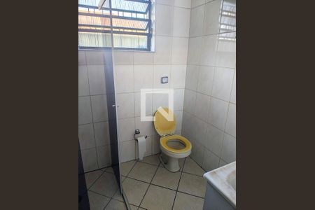 Casa à venda com 250m², 3 quartos e 3 vagas Casa à venda com 250m², 3 quartos e 3 vagasBanheiro