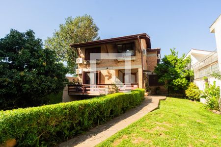 Casa à venda com 360m², 4 quartos e 6 vagasFachada