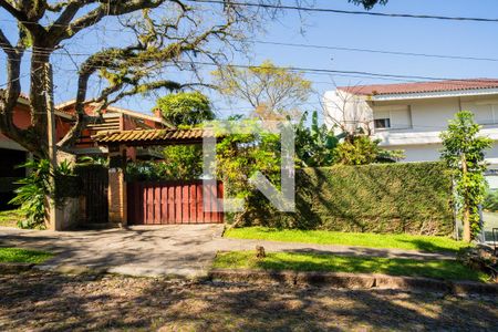 Casa à venda com 360m², 4 quartos e 6 vagasFachada