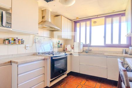 Casa à venda com 360m², 4 quartos e 6 vagasCozinha 