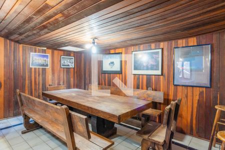 Casa à venda com 360m², 4 quartos e 6 vagasÁrea comum - Salão de festas