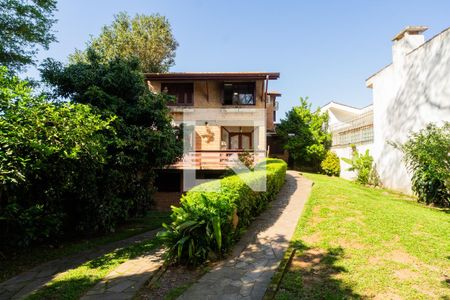 Casa à venda com 360m², 4 quartos e 6 vagasFachada