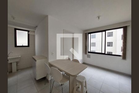 Sala de apartamento à venda com 2 quartos, 34m² em Jurubatuba, São Paulo