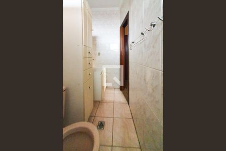 Apartamento à venda com 215m², 4 quartos e 4 vagas Apartamento à venda com 215m², 4 quartos e 4 vagasBanheiro da Suíte 2