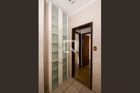 Apartamento à venda com 215m², 4 quartos e 4 vagas Apartamento à venda com 215m², 4 quartos e 4 vagasCozinha - Armários