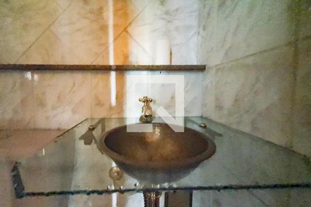 Apartamento à venda com 215m², 4 quartos e 4 vagas Apartamento à venda com 215m², 4 quartos e 4 vagasLavabo