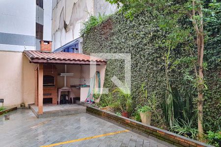 Apartamento à venda com 215m², 4 quartos e 4 vagas Apartamento à venda com 215m², 4 quartos e 4 vagasÁrea comum - Churrasqueira