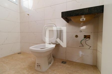 Casa para alugar com 83m², 2 quartos e 2 vagasBanheiro da Suíte 1