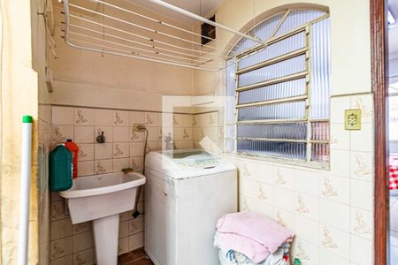 Casa à venda com 250m², 3 quartos e 3 vagas Casa à venda com 250m², 3 quartos e 3 vagasÁrea externa