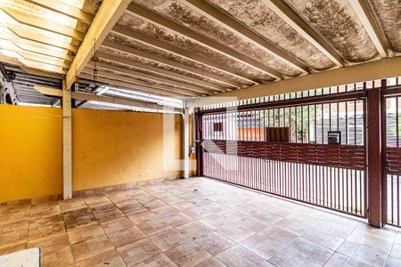 Casa à venda com 250m², 3 quartos e 3 vagas Casa à venda com 250m², 3 quartos e 3 vagasGaragem