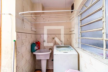 Casa à venda com 250m², 3 quartos e 3 vagas Casa à venda com 250m², 3 quartos e 3 vagasÁrea externa