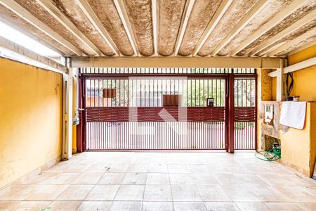 Casa à venda com 250m², 3 quartos e 3 vagas Casa à venda com 250m², 3 quartos e 3 vagasGaragem