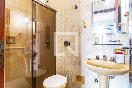 Suite 01 - Banheiro de casa à venda com 3 quartos, 250m² em Jardim Pinheiros, São Paulo