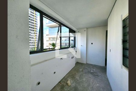 Apartamento à venda com 227m², 3 quartos e 3 vagasFoto 01