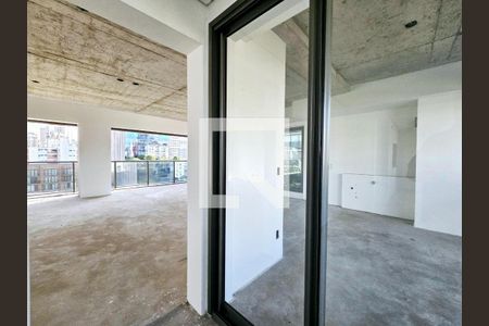 Apartamento à venda com 227m², 3 quartos e 3 vagasFoto 01