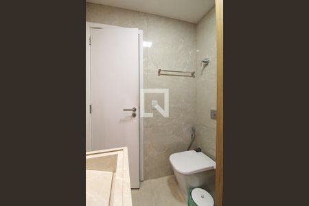 Apartamento para alugar com 60m², 2 quartos e 1 vaga Apartamento para alugar com 60m², 2 quartos e 1 vagaBanheiro social