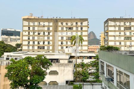 Quarto 01 de apartamento para alugar com 2 quartos, 63m² em Botafogo, Rio de Janeiro