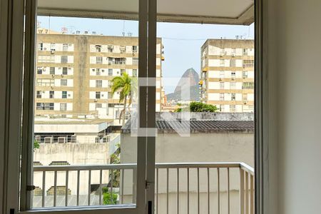 Sala de apartamento para alugar com 2 quartos, 63m² em Botafogo, Rio de Janeiro