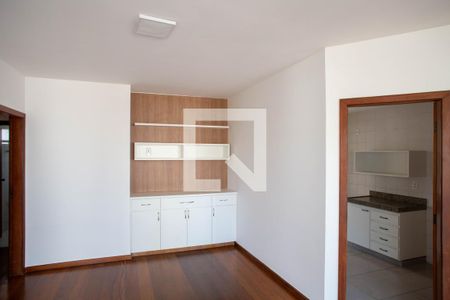 Sala de apartamento para alugar com 3 quartos, 125m² em Santo Antônio, Belo Horizonte