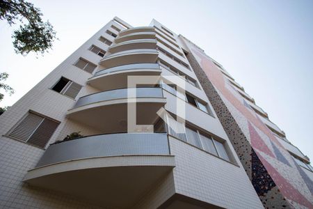 Apartamento para alugar com 125m², 3 quartos e 2 vagas Apartamento para alugar com 125m², 3 quartos e 2 vagasFachada