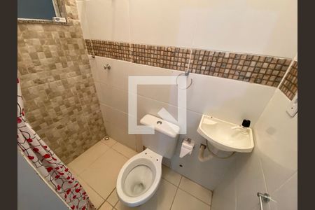 Banheiro de kitnet/studio para alugar com 1 quarto, 20m² em Piedade, Rio de Janeiro