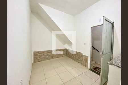 Sala/Quarto de kitnet/studio para alugar com 1 quarto, 20m² em Piedade, Rio de Janeiro
