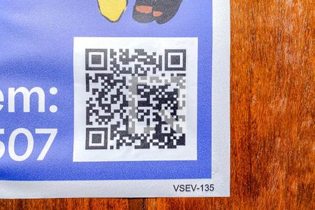 Casa à venda com 400m², 3 quartos e 8 vagasPlaquinha