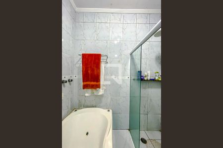 Casa à venda com 400m², 3 quartos e 8 vagasBanheiro da Suíte 2