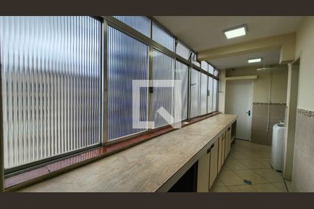 Apartamento para alugar com 200m², 3 quartos e 1 vagaÁrea de Serviço