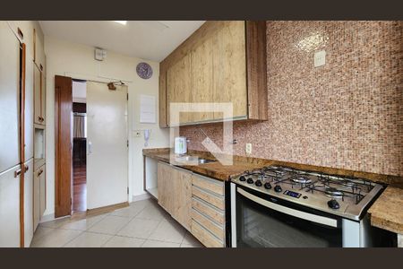 Apartamento para alugar com 200m², 3 quartos e 1 vagaCozinha - Armários