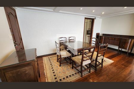 Apartamento para alugar com 200m², 3 quartos e 1 vagaSala de Jantar